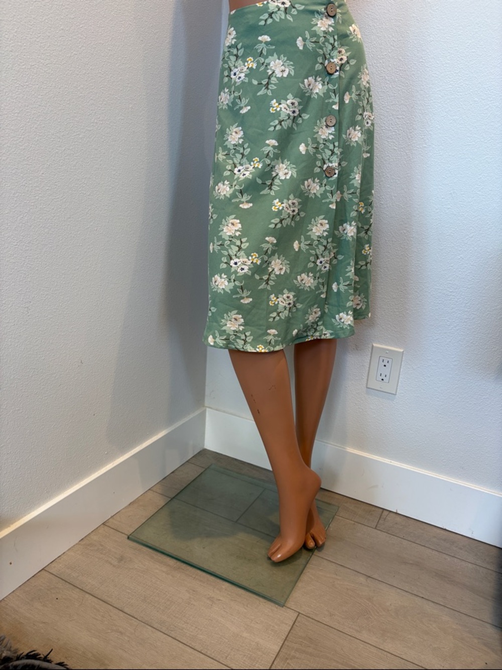 Floral Side Button-Front Green Midi Skirt
